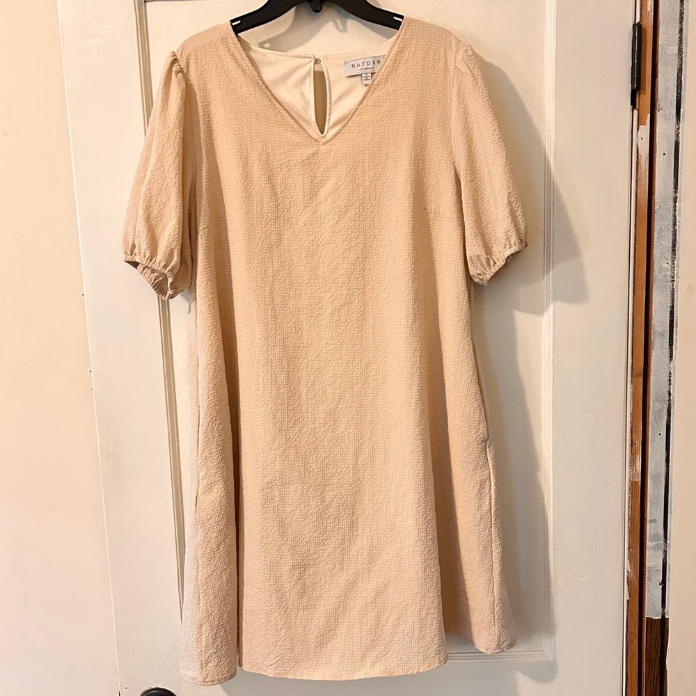 Hayden L.A. Women’s Seersucker Textured V-Neck Puff Sleeve Beige A-Line Dress